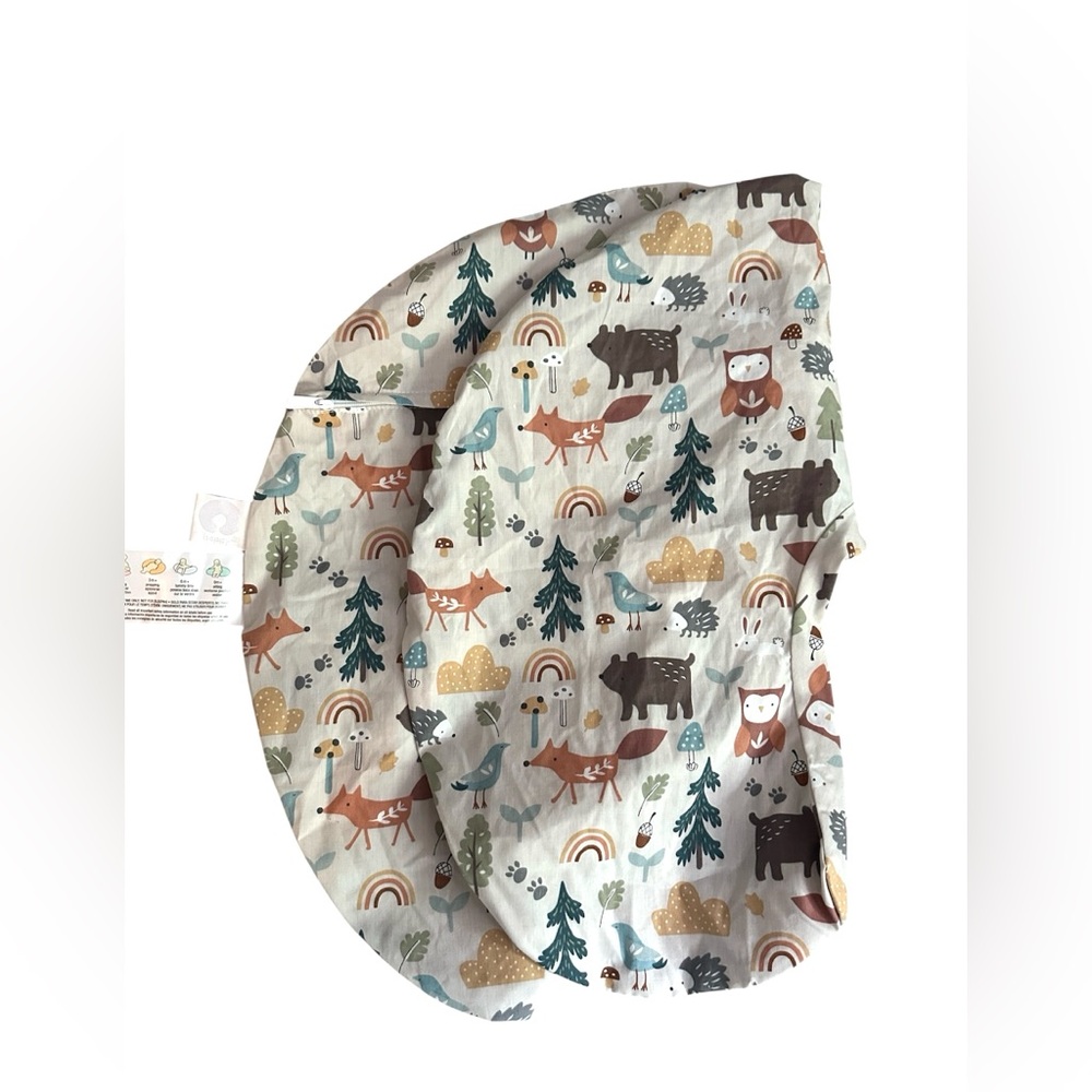 Boppy Covers Organic‎ Leaf Print/Forest Animals Breast Feeding Pillow